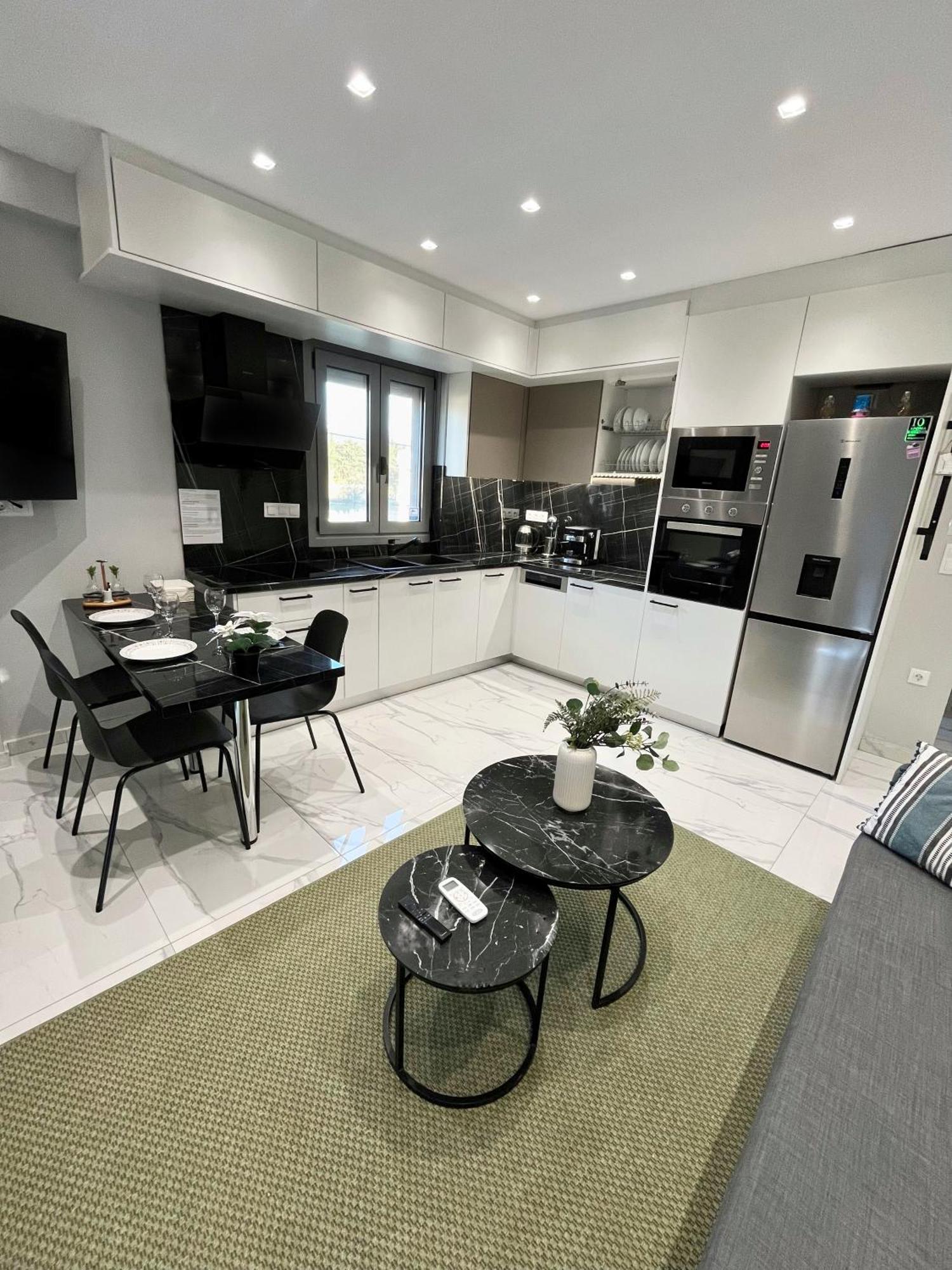 Blueline Apartment 1 Лоутраки Экстерьер фото